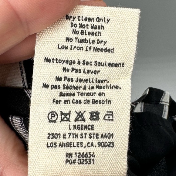 L'Agence 100% Silk Cami Black/White Belt Design - Picture 6 of 7